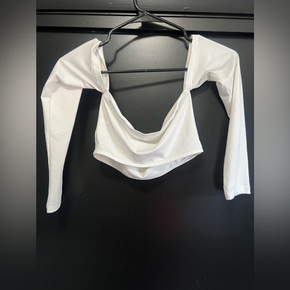 Shein cropped off the shoulder shirt - Picture 2 of 3